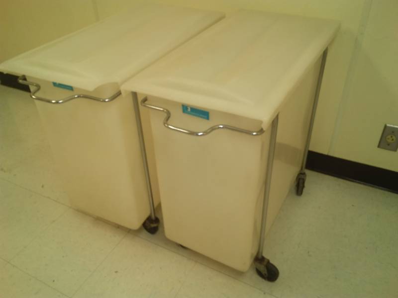lot 846 image: 2 Rolling Covered Storage Containers  Bins, Interplastic Corp,