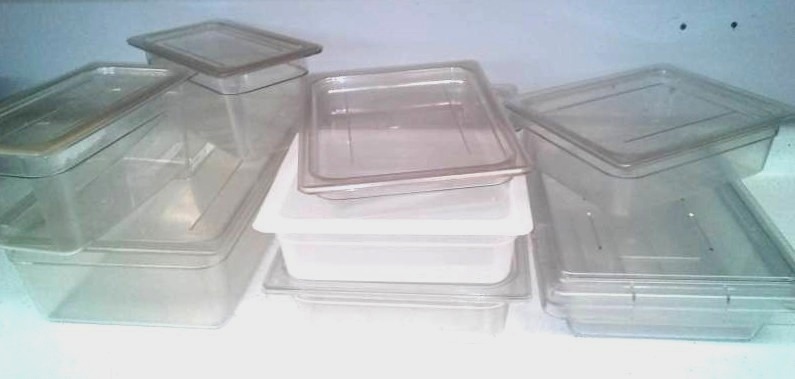 lot 854 image: Food Storage and Serving.