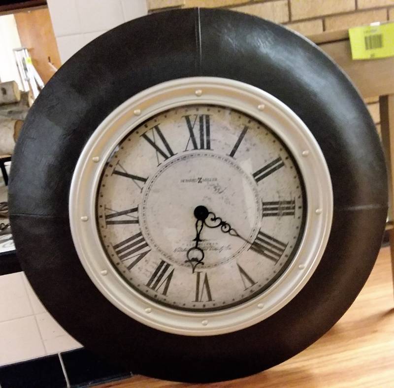 lot 590 image: Misc. Wall Dcor Clock, Metal Art, Grace of God
