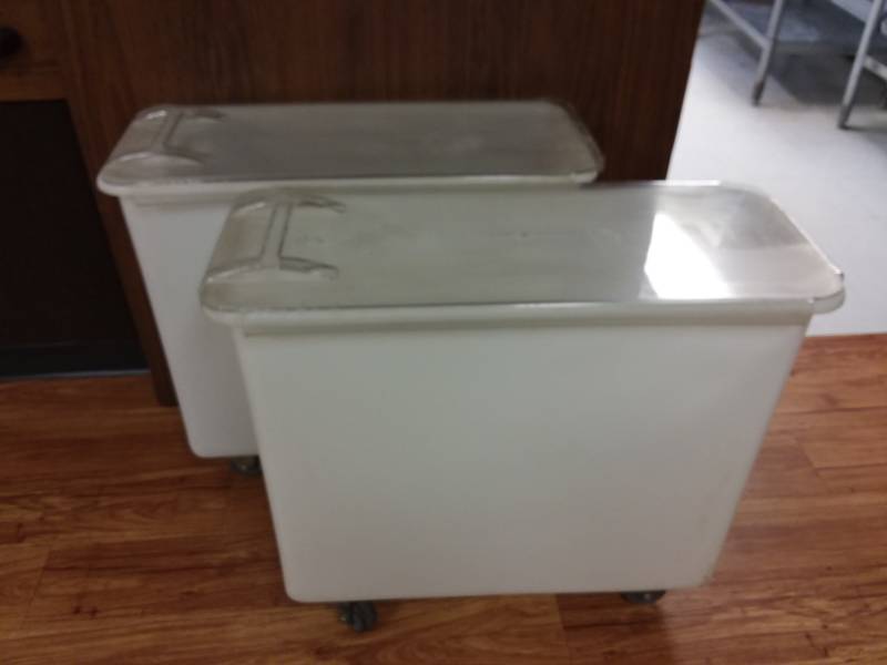 lot 637 image: Rolling Storage with clear tops (2)