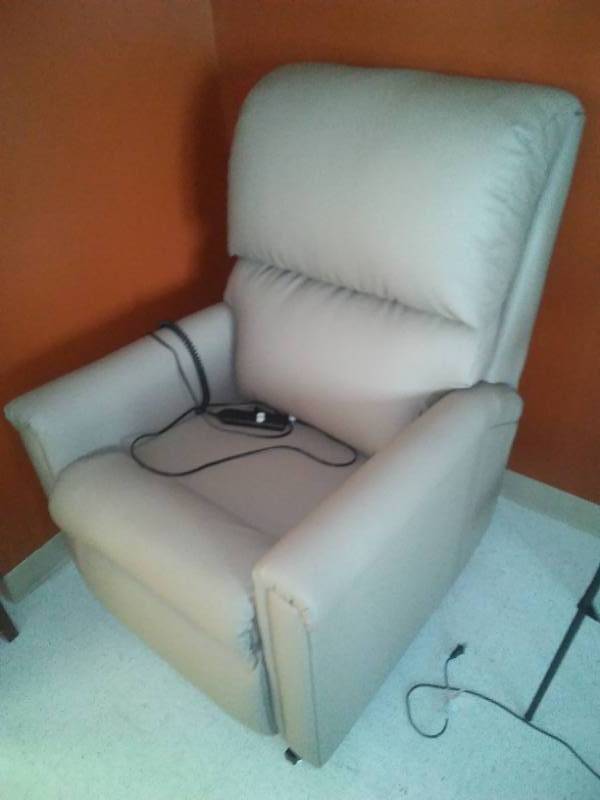 lot 604 image: Tan Lift Chair, Electric, Okin, Comfort Chair Co.