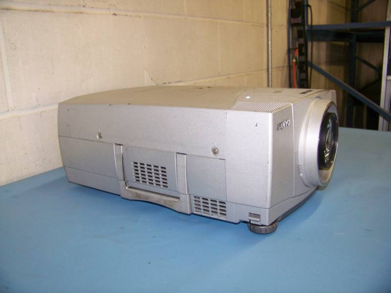 lot 175 image: Sanyo, PLC-XP40, LCD Projector
