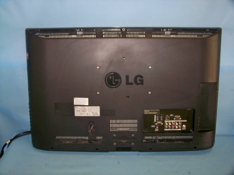 lot 90 image: 32, LG, LCD, HDTV  High-Definition Television