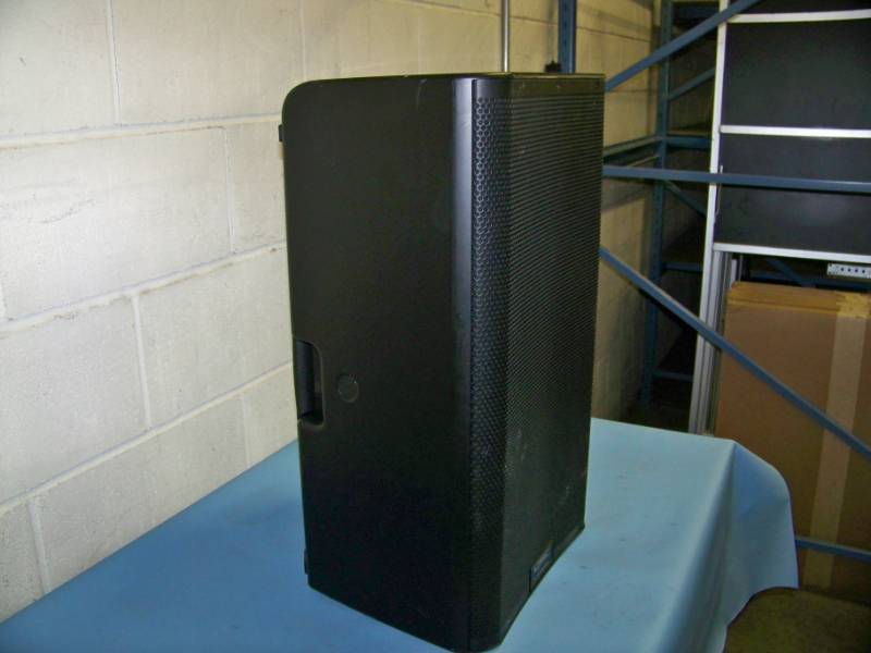 lot 166 image: QSC, K.2 Series, 12, 2-Way Active Loudspeaker  Speaker - needs REPAIR - in Original Box