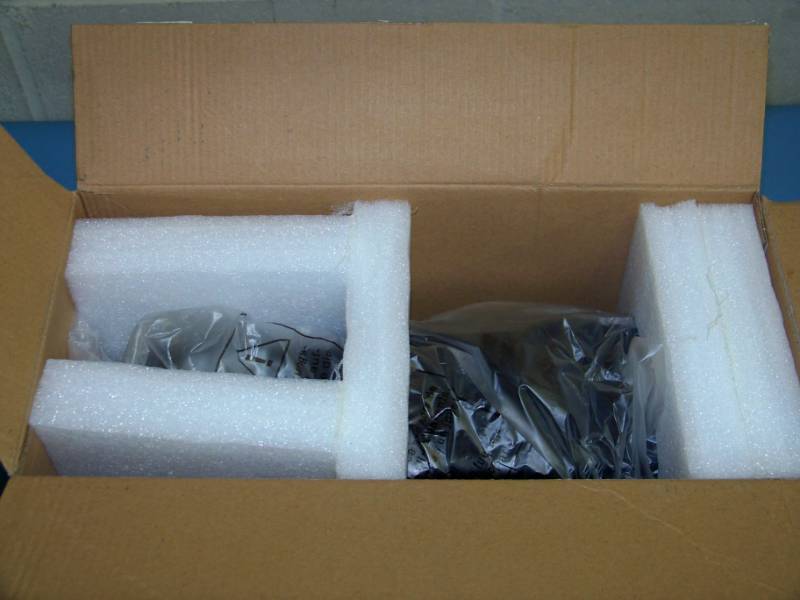 lot 44 image: Chauvet DJ, 30-Watt, 5-Color, LED Water Effect with DMX  Professional Lighting - in Original Box