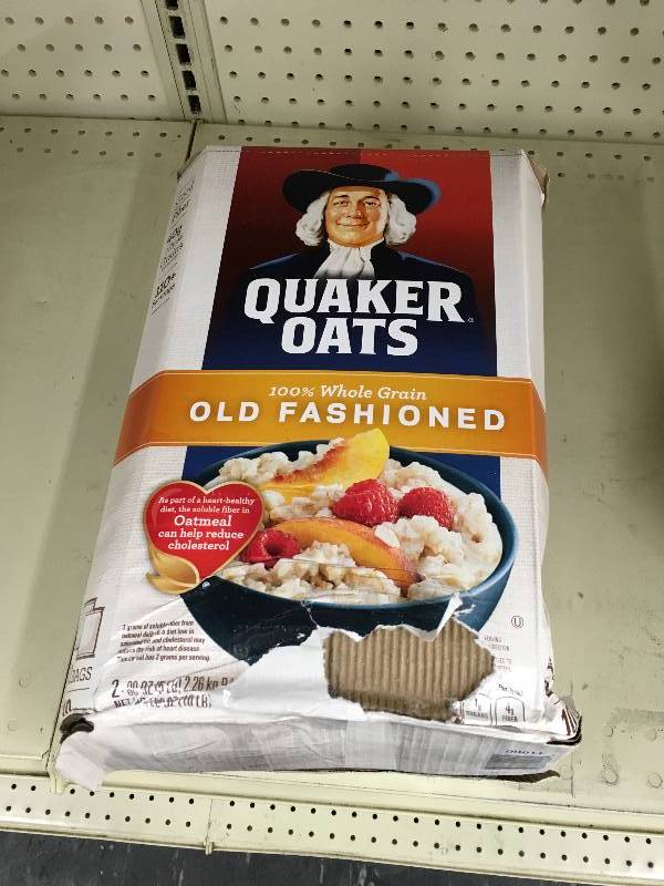 lot 111 image: Quaker Oats Old Fashioned Oatmeal