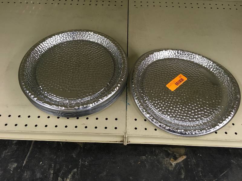 lot 137 image: Mozaik Hammered Style Serving Plates
