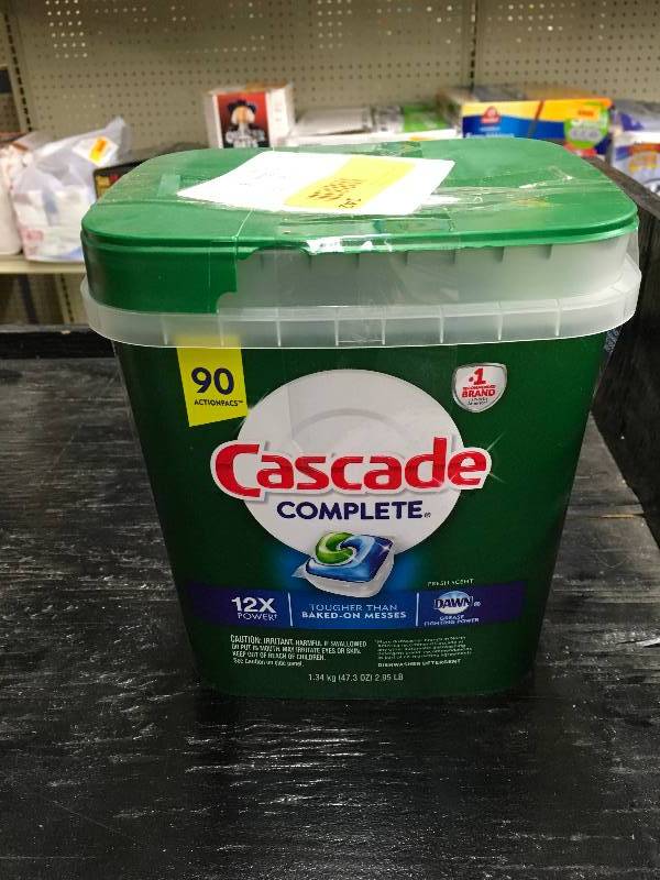 lot 142 image: Cascade Pacs, Retail $15.99