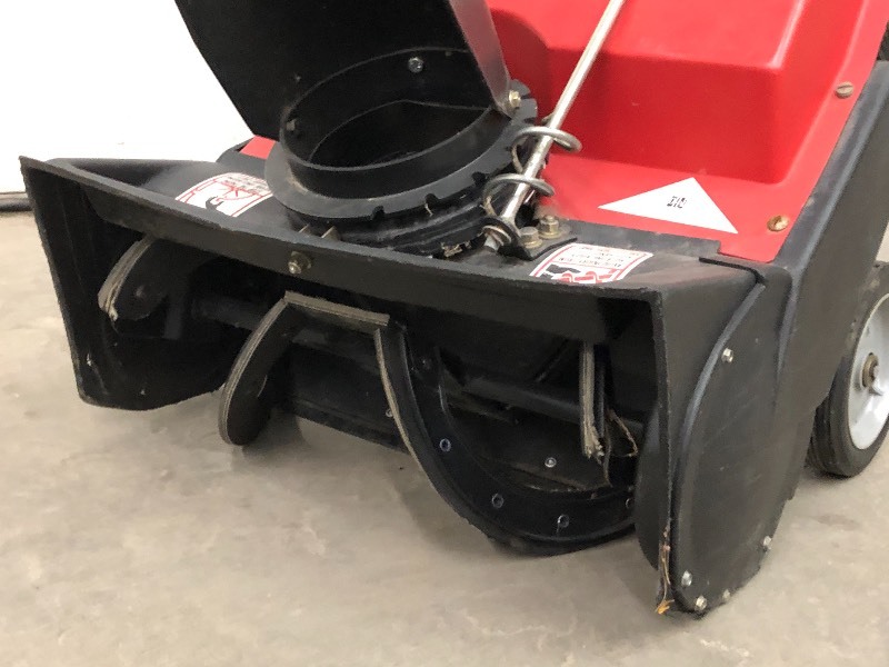 lot 1 image: Noma Snow Blower