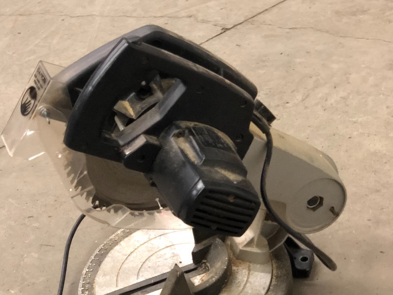 Black & Decker 10 Power Miter Saw - Oberman Auctions