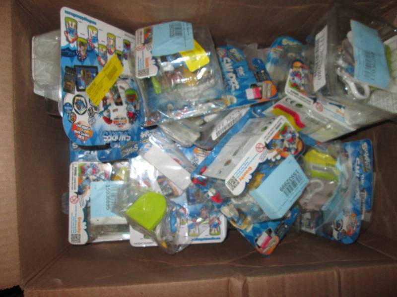 lot 211 image: box full of smurf figurines keyhold...