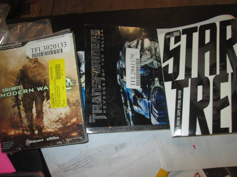 lot 212 image: star trek special edition, transfor...