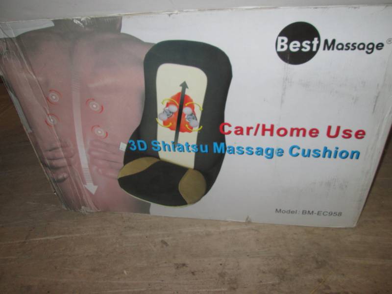 lot 229 image: 3D shaihatshu massager for carhome...