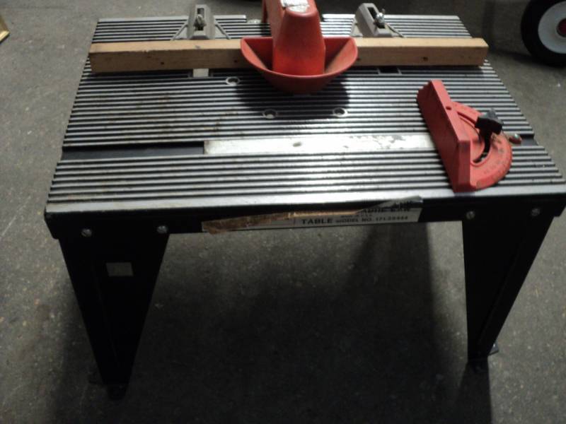 lot 10 image: Router Table Craftsman...