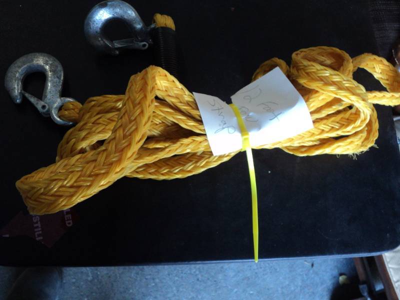 lot 33 image: 12 ft Tow rope...