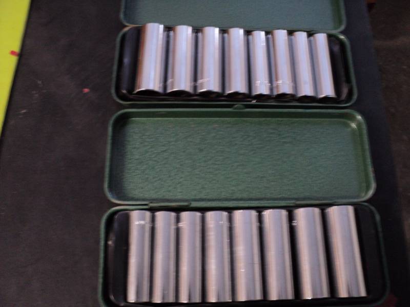 lot 43 image: 38 deep Socket Metric and Standard...