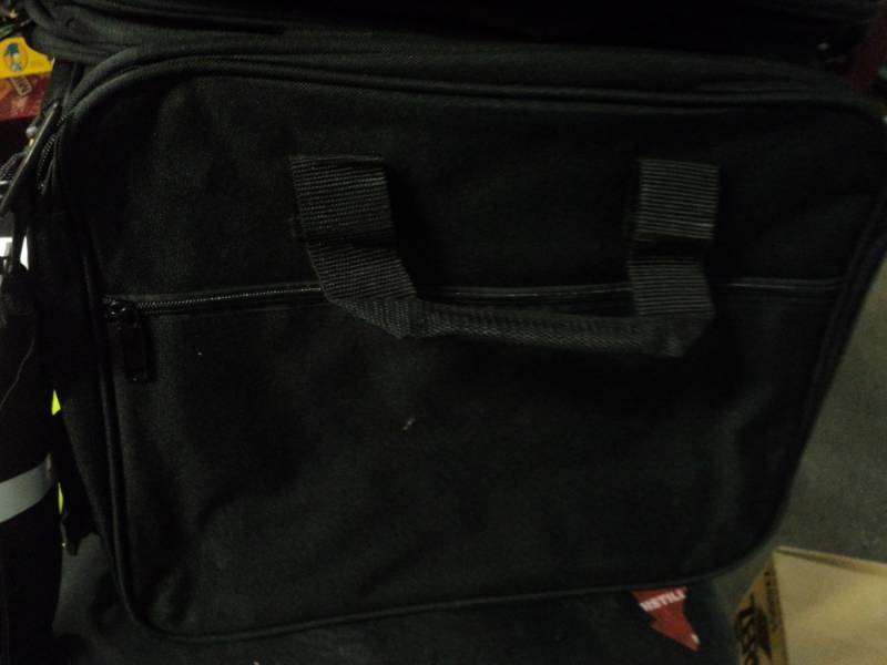 lot 52 image: Set of 3 laptop Bags...