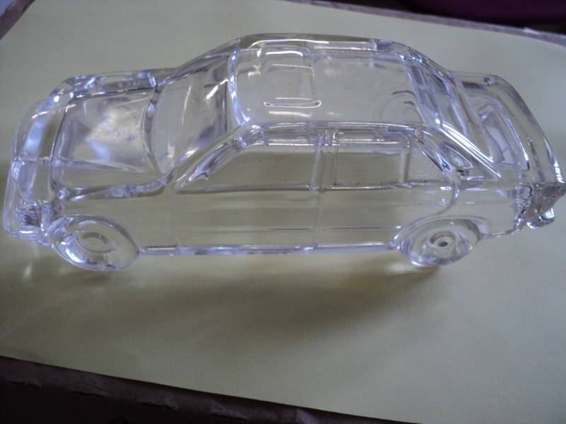 lot 1 image: 1- Glass Car 7 x 3...