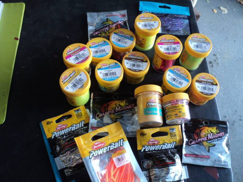 lot 35 image: Ice Fishing Supplies...