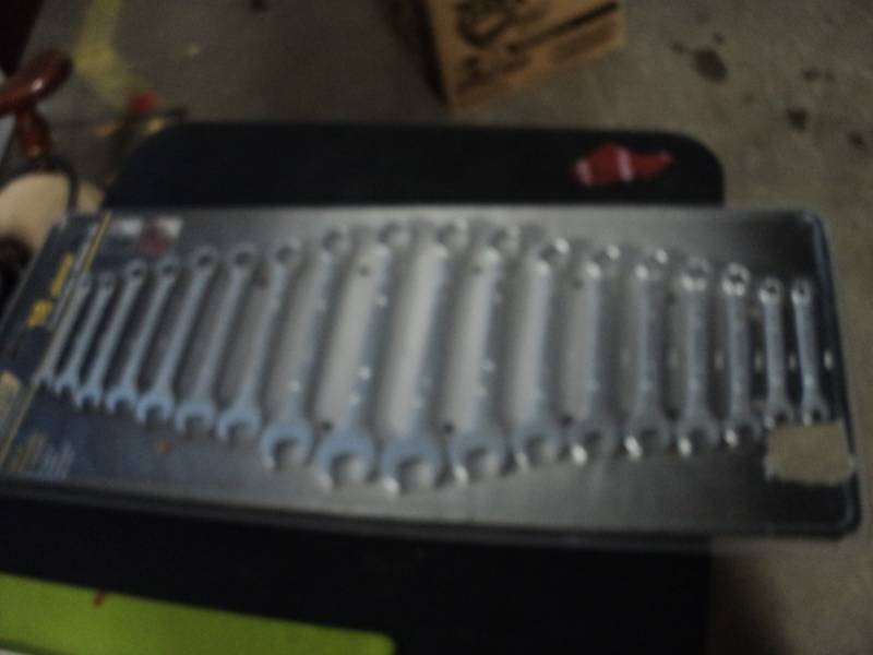 lot 65 image: 18 pc Steel Grip Wrench Set...