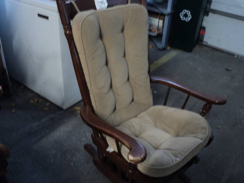 lot 92 image: Glider...