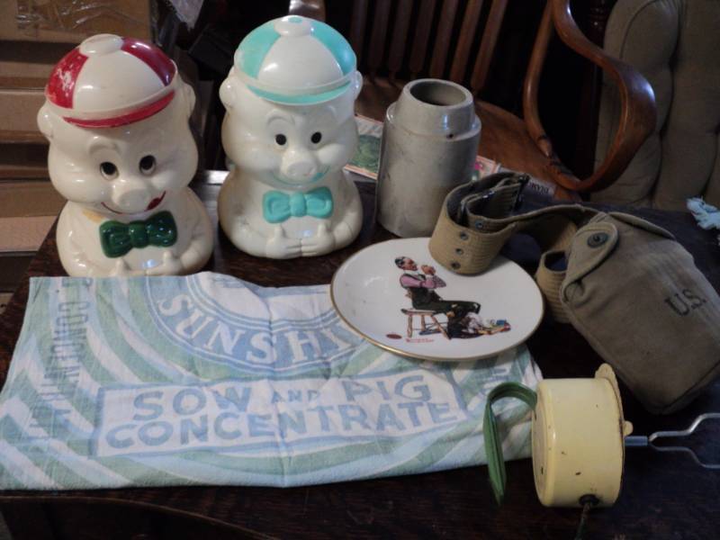 lot 108 image: Vintage Cookie Jar, Piggy Bank, Jug...