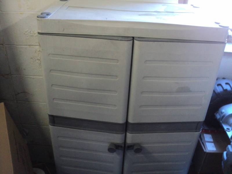 lot 119 image: Plastic Storage 29 x 51...
