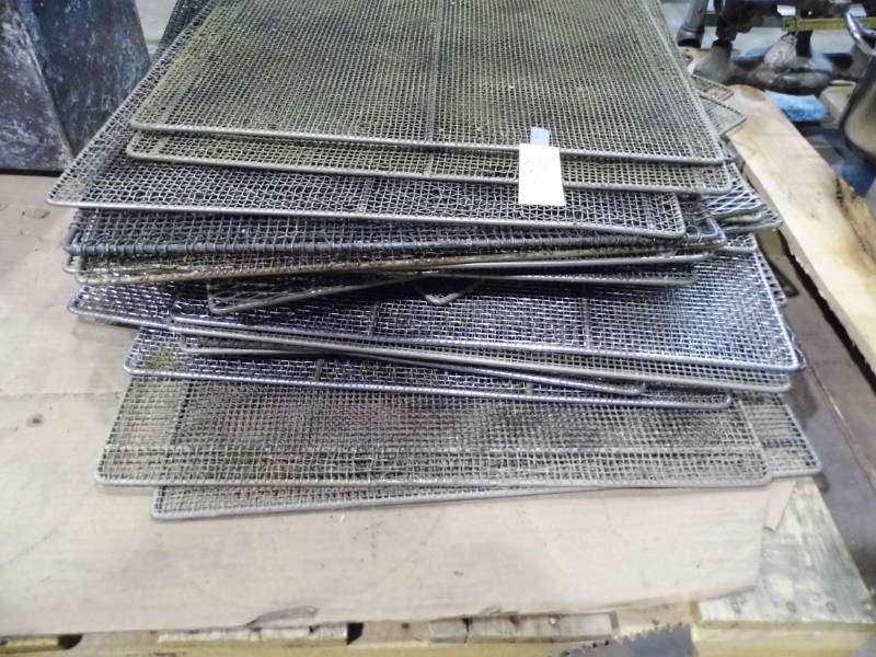 Lot of 24 Baking Trays