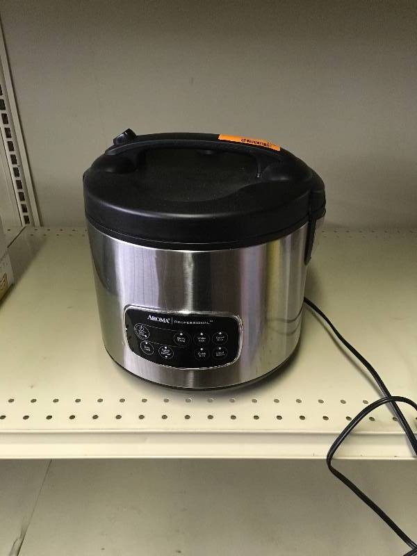 lot 164 image: Aroma Professional Plus Rice Cooker, Retail $29.99