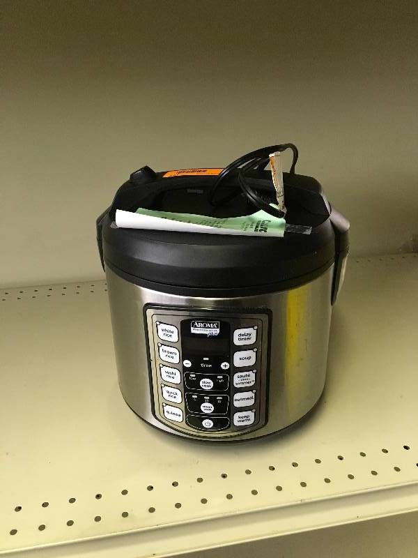 lot 174 image: Aroma Professional Plus Rice Cooker, Retail $29.99