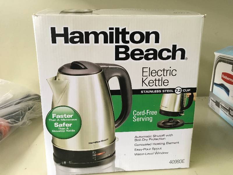 lot 180 image: Hamilton Beach Electric Kettle, Retail $19.99