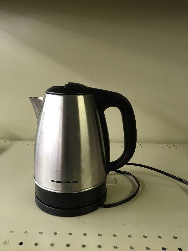 lot 185 image: Hamilton Beach Electric Kettle, Retail $19.99