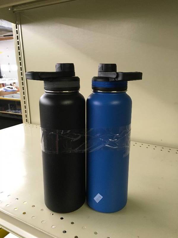 lot 188 image: ThermoFlask 40Oz. Bottles, Retail $24.99