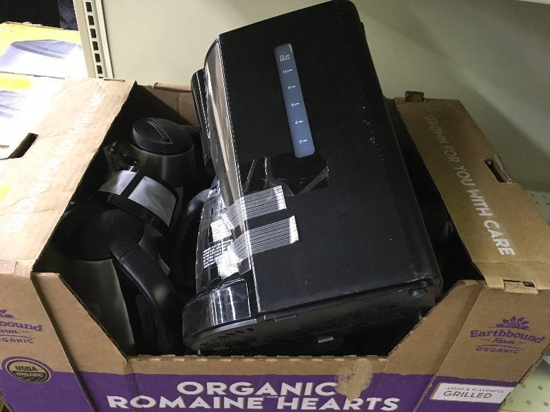 lot 196 image: Box Of Coffee Makers & Electric Kettles