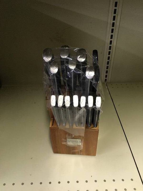 lot 205 image: Emeril 16PC Cutlery Block, Retail $49.99