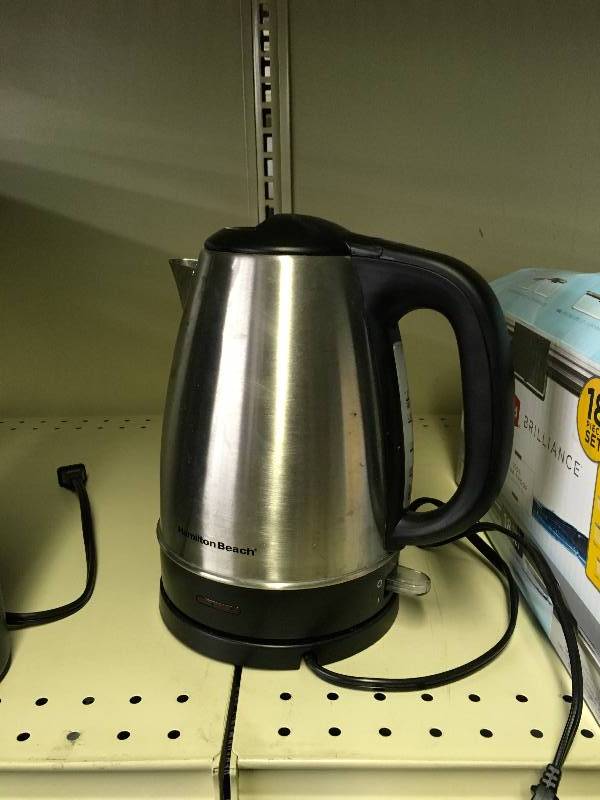 lot 216 image: Hamilton Beach Electric Kettle, Retail $19.99