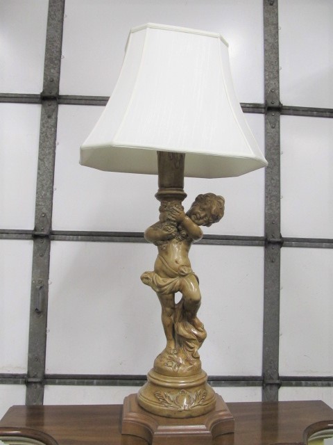 lot 15 image: Large Vintage Hollywood Regency Figural Cherub Table Lamp