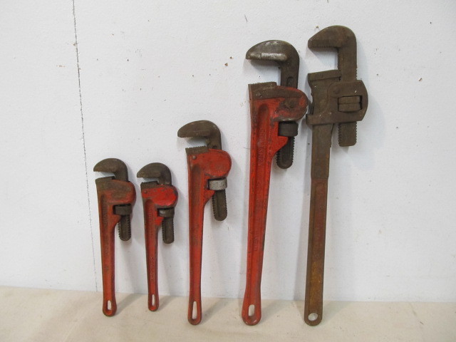 lot 24 image: Group of Heavy Duty Pipe Wrenches.