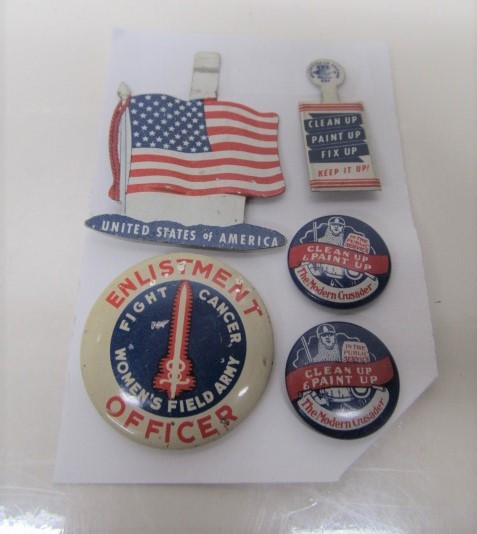 lot 121 image: Enlistment Officer Pinbacks (5)