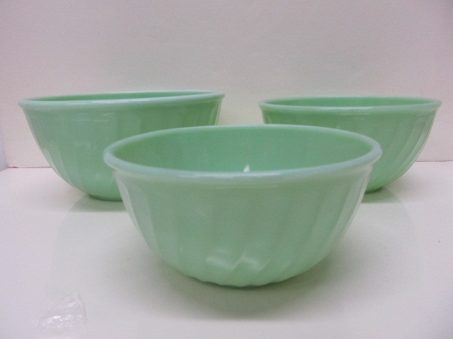 lot 132 image: 3 pc. Fire King Jadeite Mixing Bowls