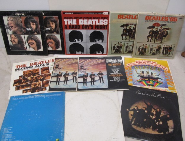 lot 169 image: Lot of Vintage Vinyl Beatles Albums