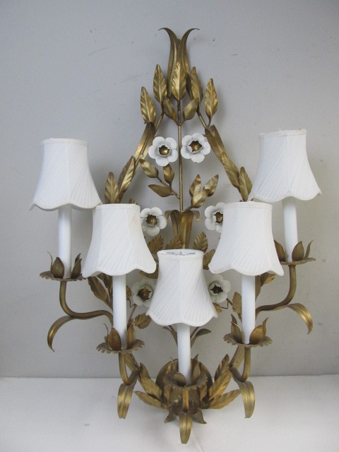 lot 72 image: High End Pair of Vintage 1950s Hollywood Regency Guilt Florentine Wall Sconces