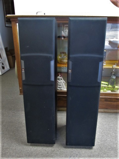 lot 73 image: Working Pair of JBL HLS820 Floor Speakers