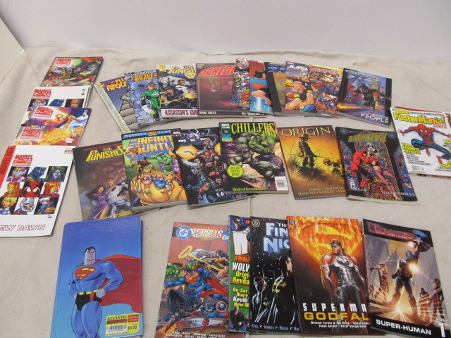 lot 212 image: Lot of Comic BookSuper Hero Graphic Novels etc