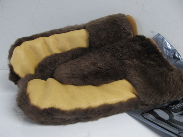 lot 92 image: BRAND NEW Quality Chopper Gloves