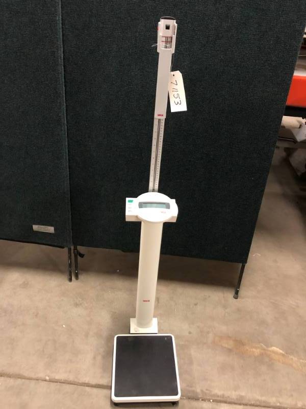 lot 20 image: Seca 769 Column Scale w Seca 220 Height Rod, Medical, Healthcare, Exam