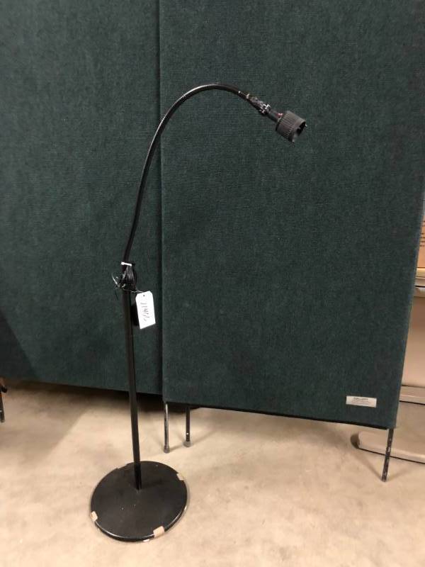 lot 17 image: MSRP $400 DAZOR Flexible Arm Halogen 20W Pedestal Floor Stand Medical Dental Salon Concentrated Beam Task Light - Great Working Conditon