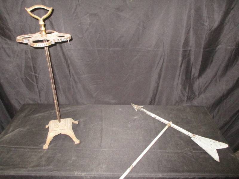 lot 17 image: Ashtray and weathervane