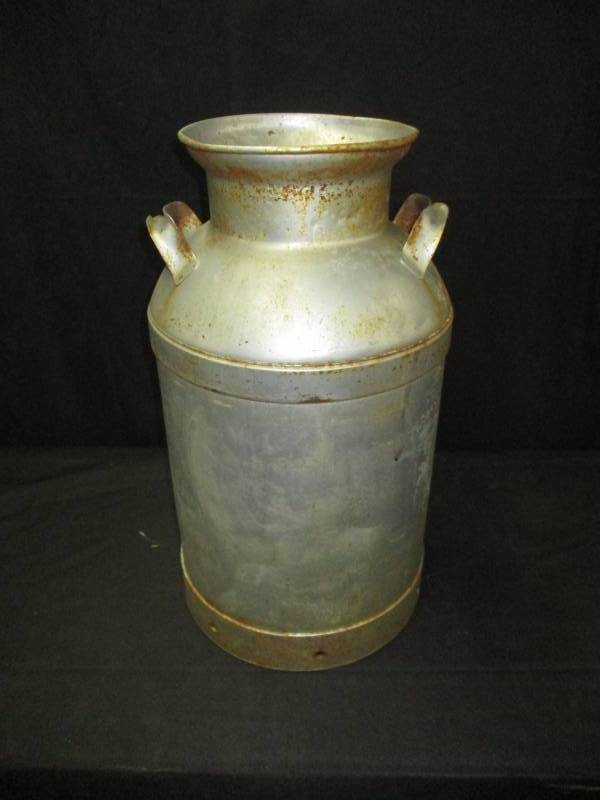 lot 28 image: Cream Can
