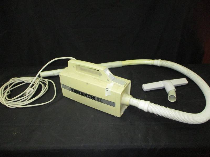 lot 42 image: Oreck Vacuum